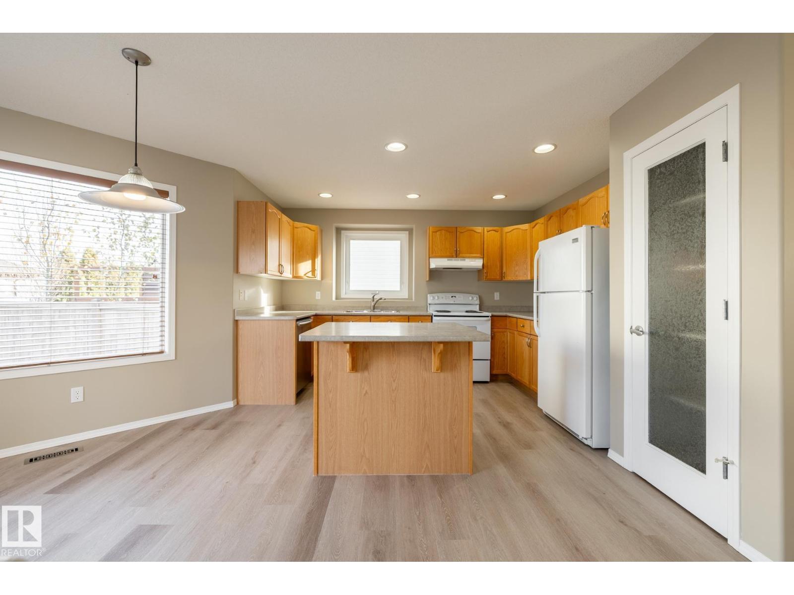 98 Champlain Pl, Beaumont, Alberta  T4X 1R5 - Photo 6 - E4464861