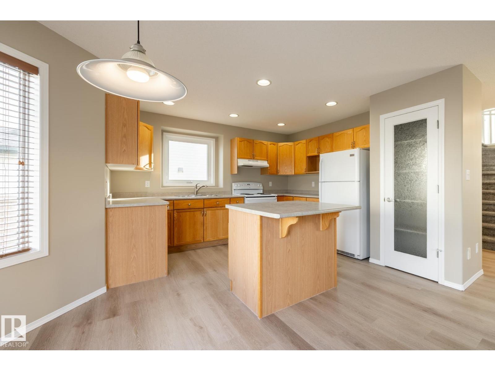 98 Champlain Pl, Beaumont, Alberta  T4X 1R5 - Photo 8 - E4464861