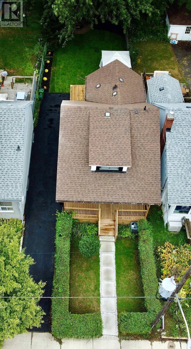 32 Brenton Street, Toronto, Ontario  M4B 1C9 - Photo 4 - E12463219