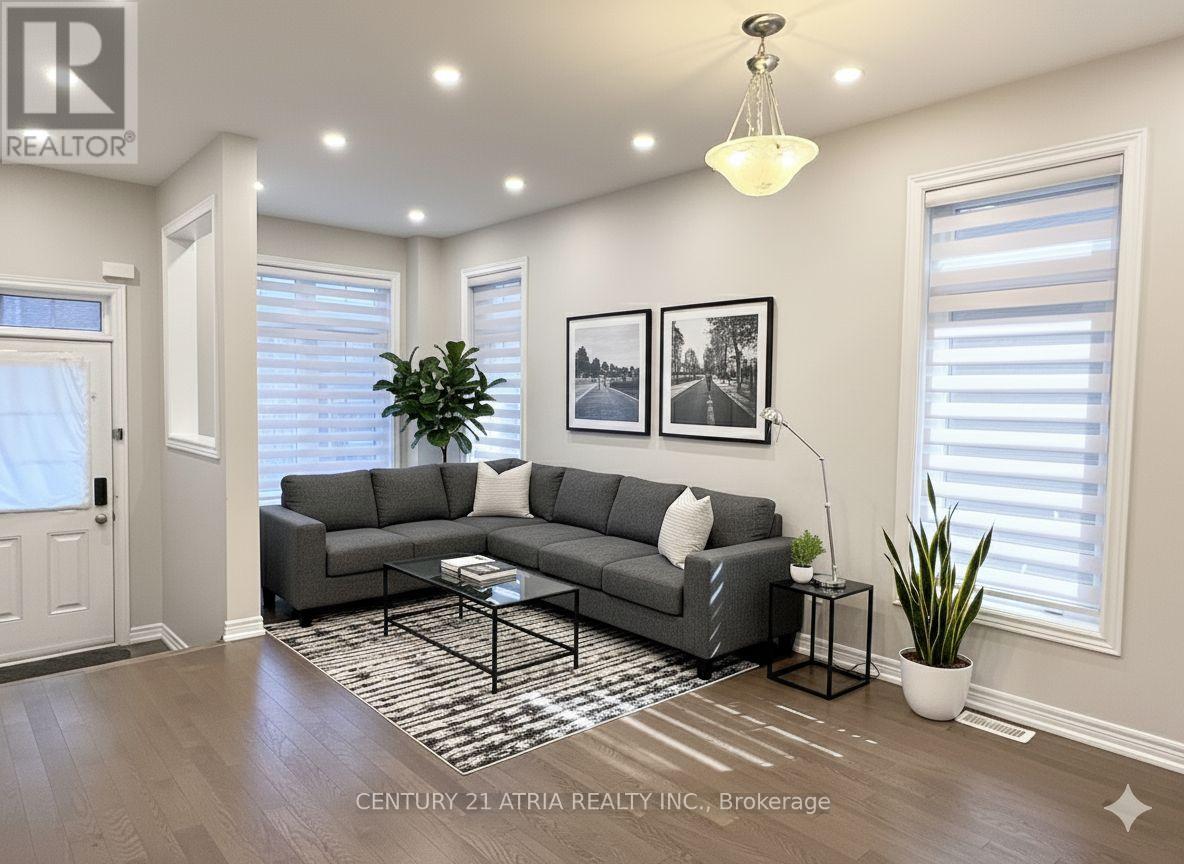 52 Luzon Avenue, Markham, Ontario L6B 1N6 - Photo 2 - N12324329