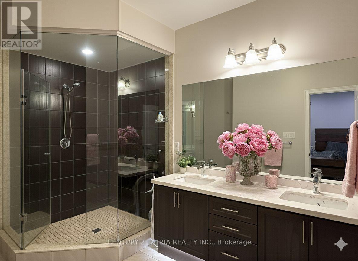 52 Luzon Avenue, Markham, Ontario L6B 1N6 - Photo 8 - N12324329