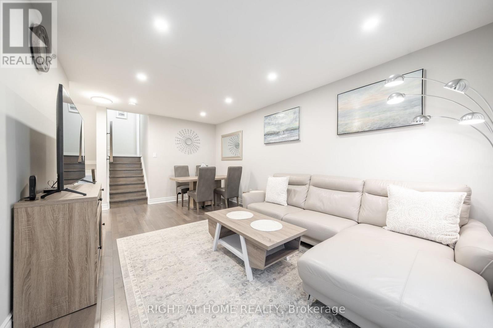 9 Royal Cedar Court, East Gwillimbury, Ontario  L9N 1R7 - Photo 15 - N12515306