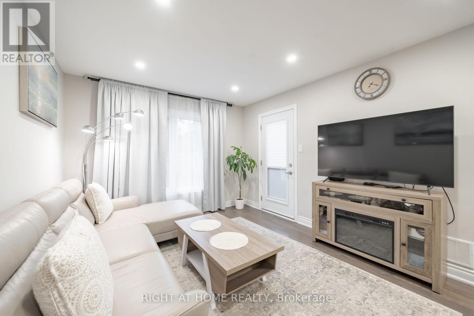 9 Royal Cedar Court, East Gwillimbury, Ontario  L9N 1R7 - Photo 17 - N12515306