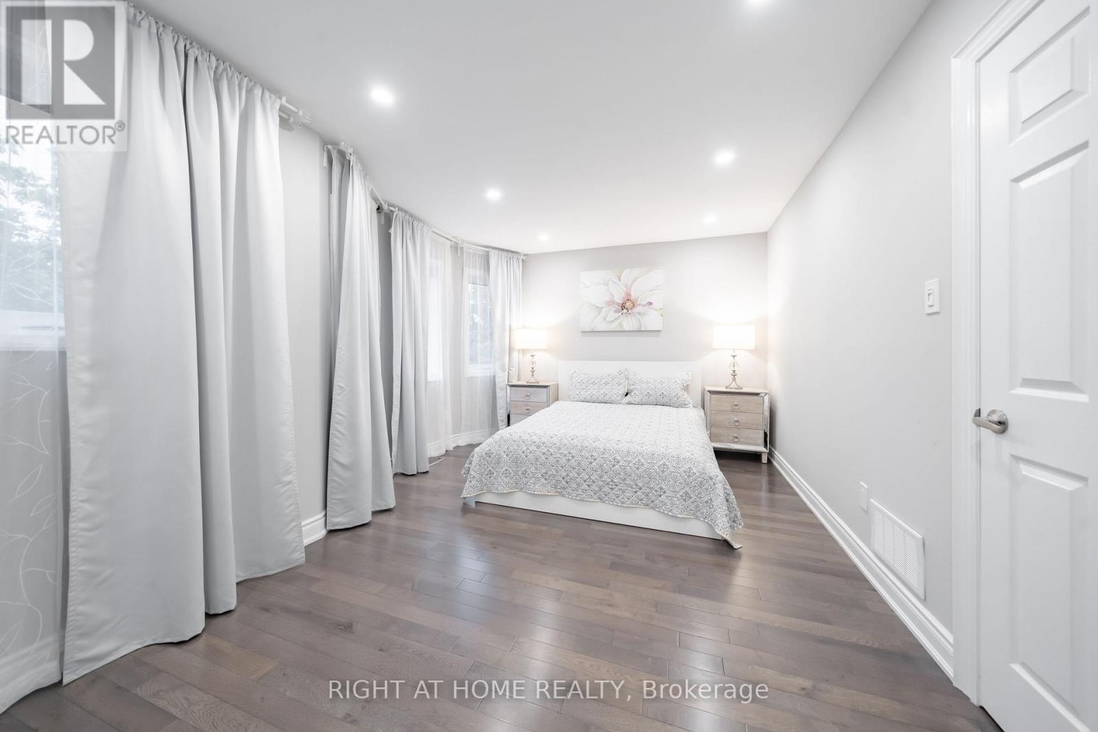 9 Royal Cedar Court, East Gwillimbury, Ontario  L9N 1R7 - Photo 19 - N12515306