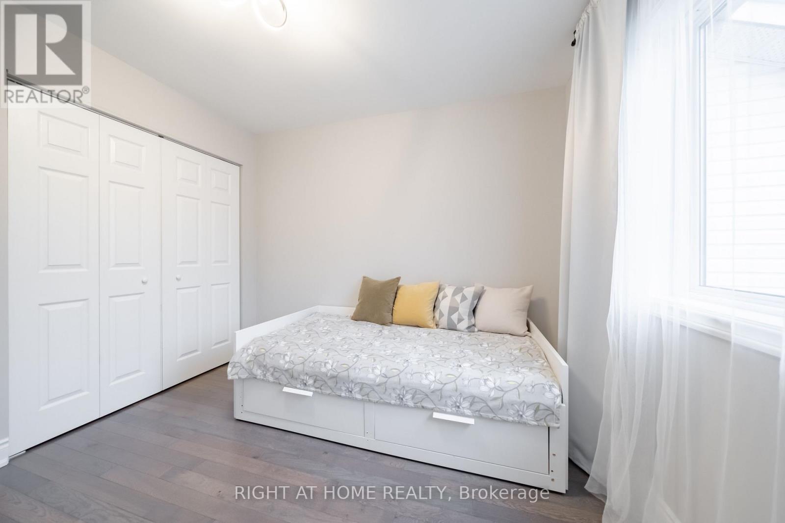 9 Royal Cedar Court, East Gwillimbury, Ontario  L9N 1R7 - Photo 24 - N12515306