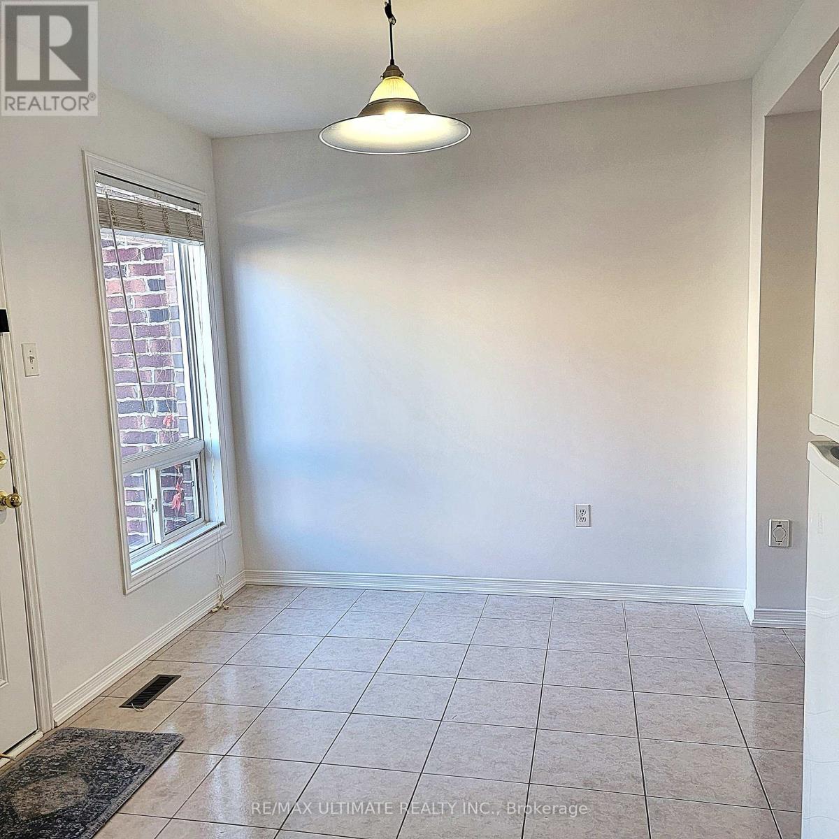 578 Reeves Way Boulevard, Whitchurch-Stouffville, Ontario  L4A 0T3 - Photo 9 - N12515314