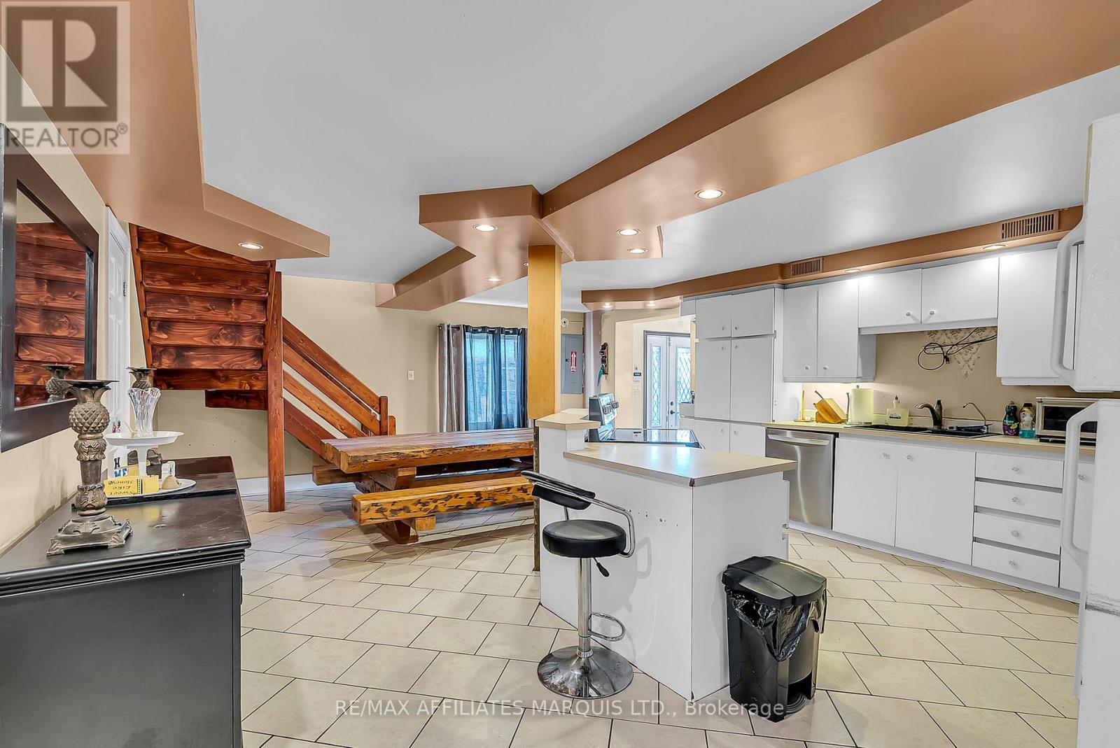 17390 Mcphail Road, South Stormont, Ontario K0C 2A0 - Photo 16 - X12515356