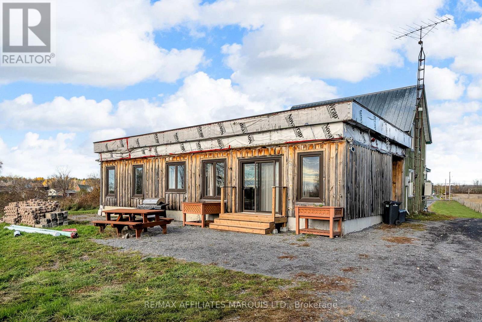 17390 Mcphail Road, South Stormont, Ontario K0C 2A0 - Photo 2 - X12515356