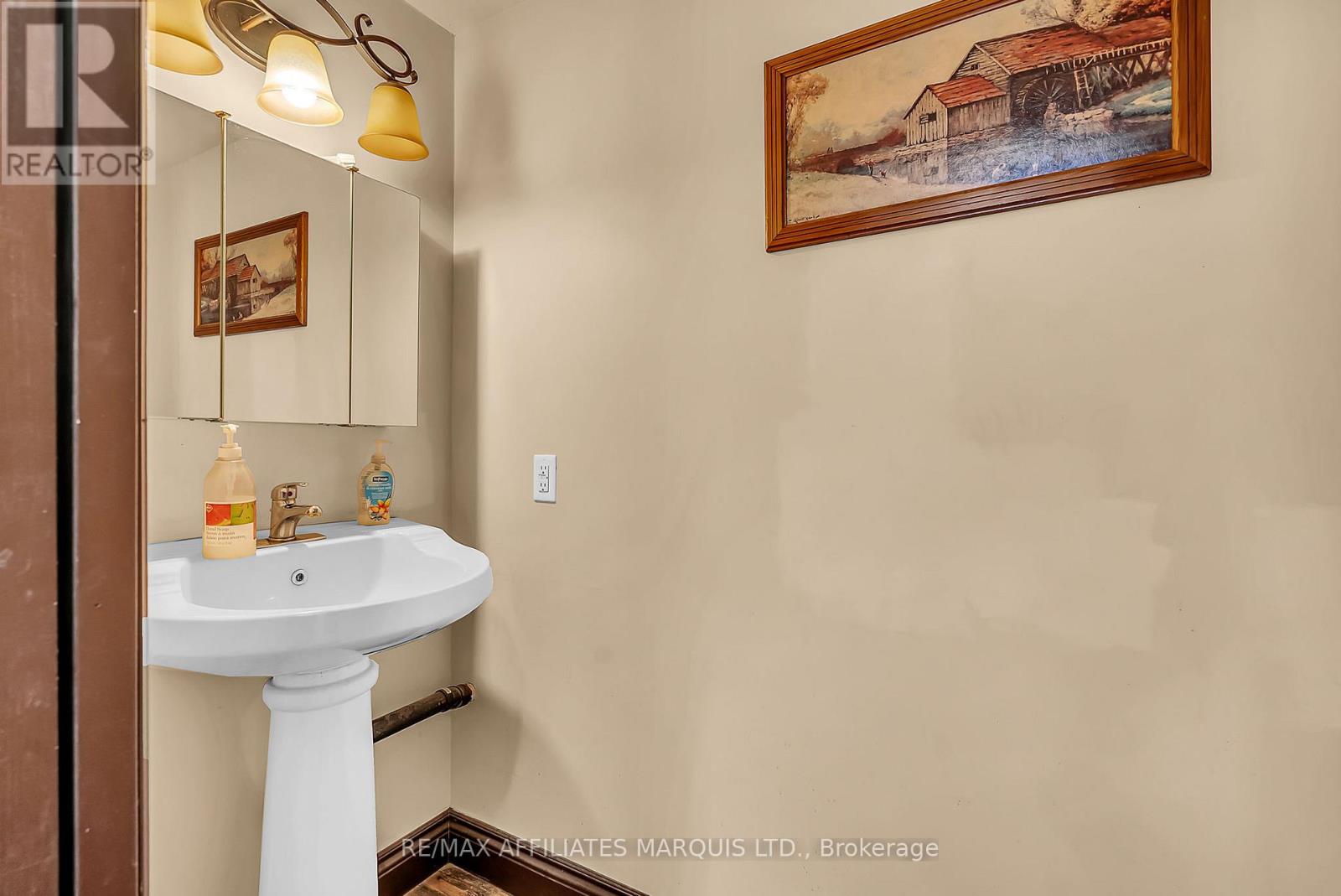 17390 Mcphail Road, South Stormont, Ontario K0C 2A0 - Photo 22 - X12515356