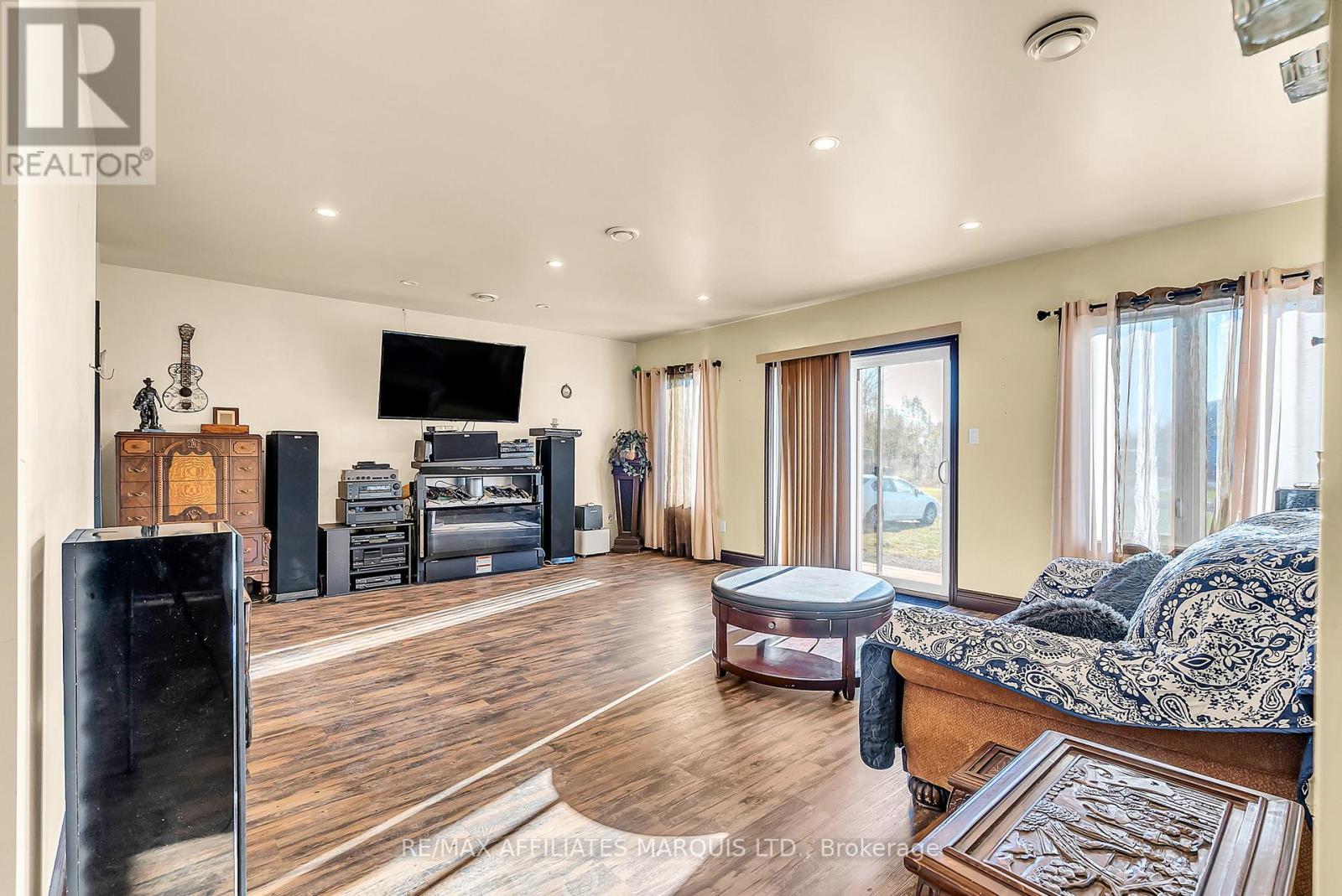 17390 Mcphail Road, South Stormont, Ontario K0C 2A0 - Photo 5 - X12515356