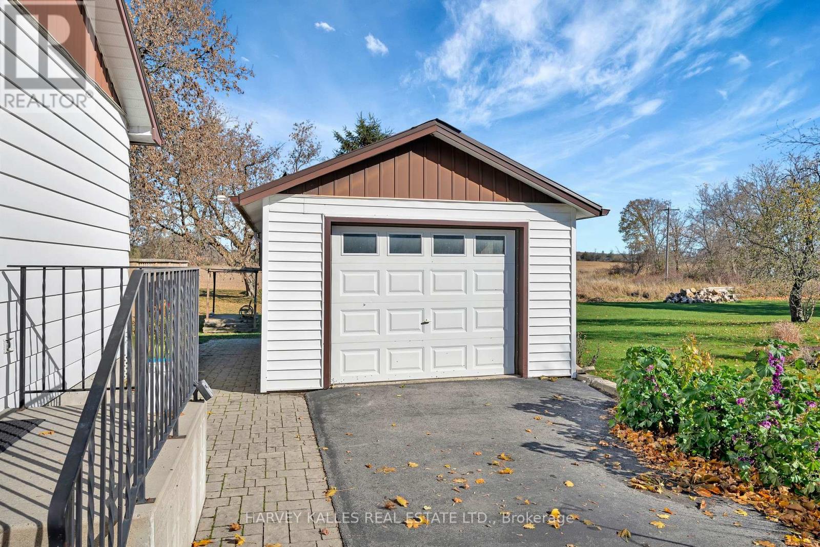 1075 County Rd 10 Road, Prince Edward County, Ontario K0K 2T0 - Photo 17 - X12515348