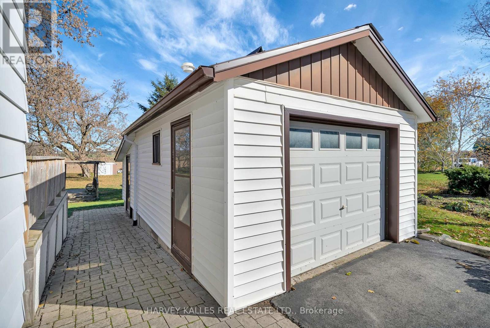 1075 County Rd 10 Road, Prince Edward County, Ontario K0K 2T0 - Photo 18 - X12515348