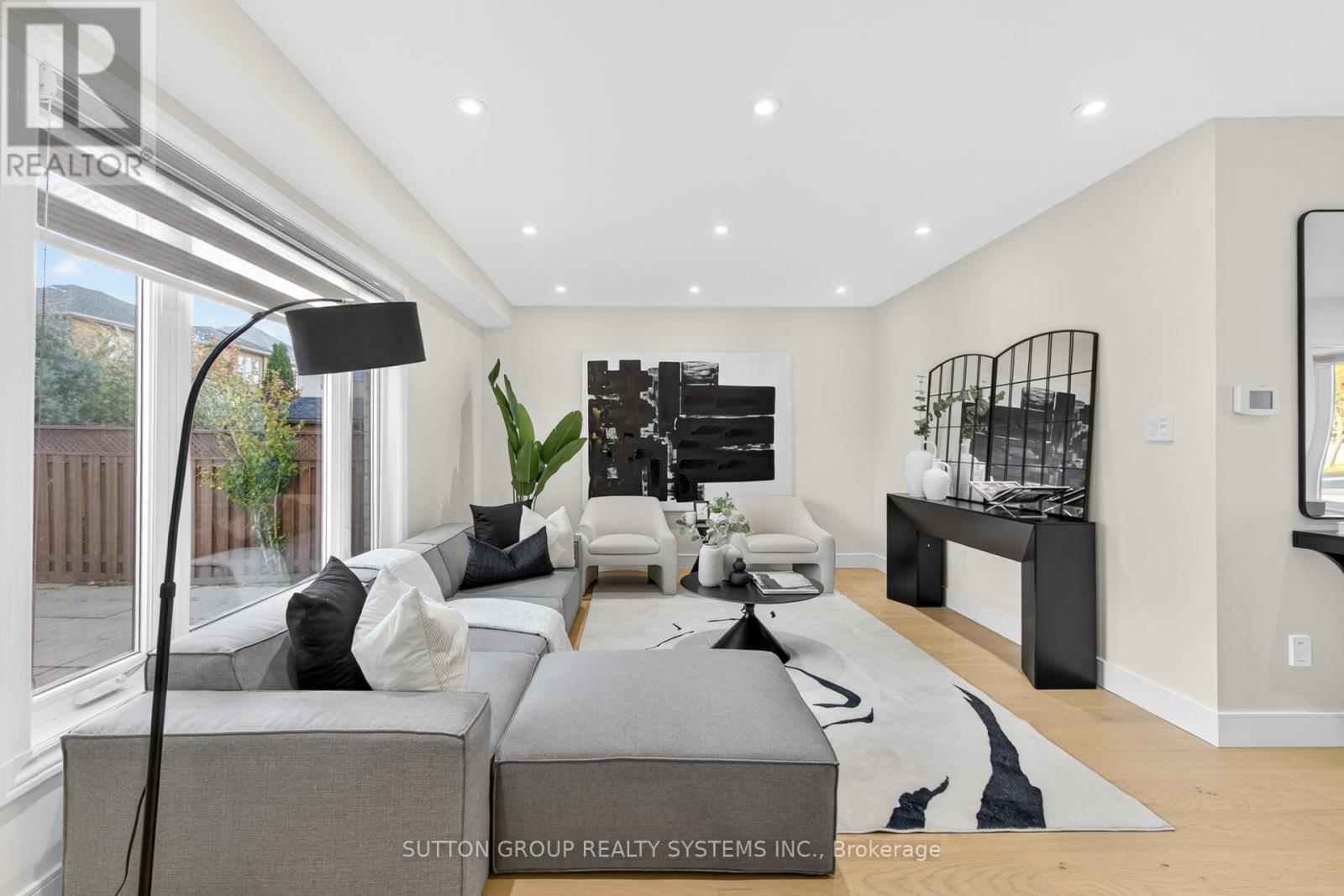 2281 Pell Crescent, Oakville, Ontario  L6M 3T6 - Photo 8 - W12513538