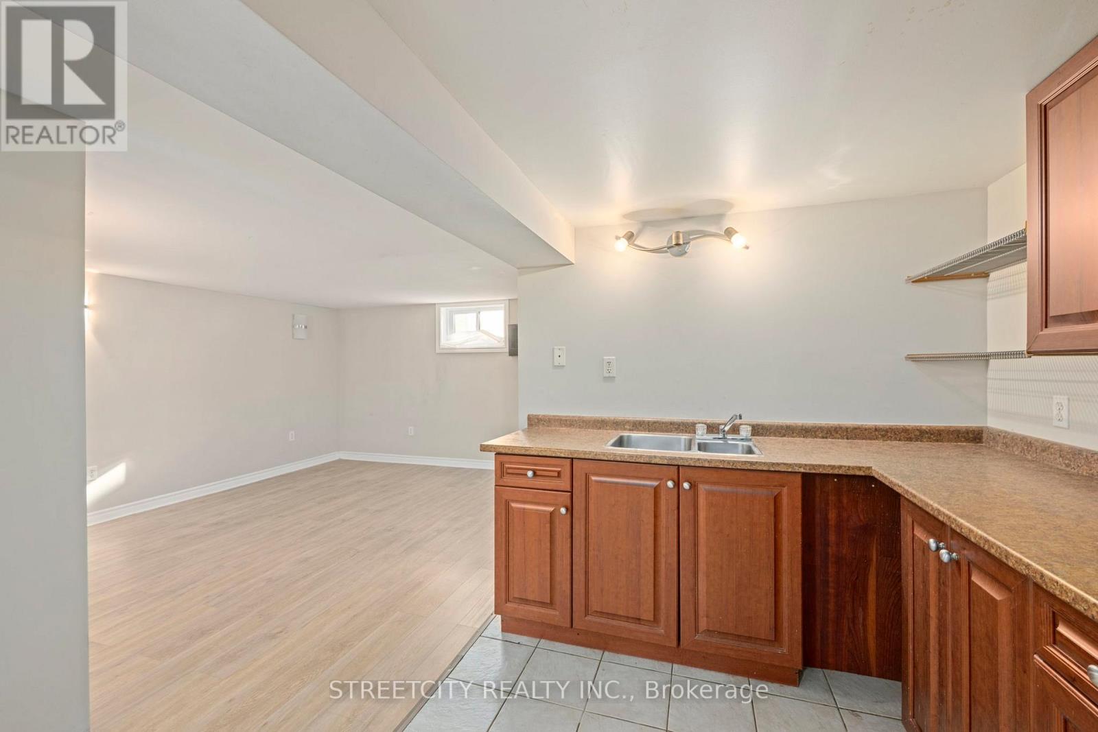 312 Fairview Avenue, London South, Ontario  N6C 4T8 - Photo 14 - X12515342