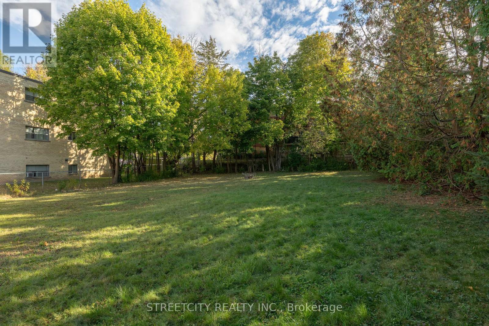 312 Fairview Avenue, London South, Ontario  N6C 4T8 - Photo 2 - X12515342