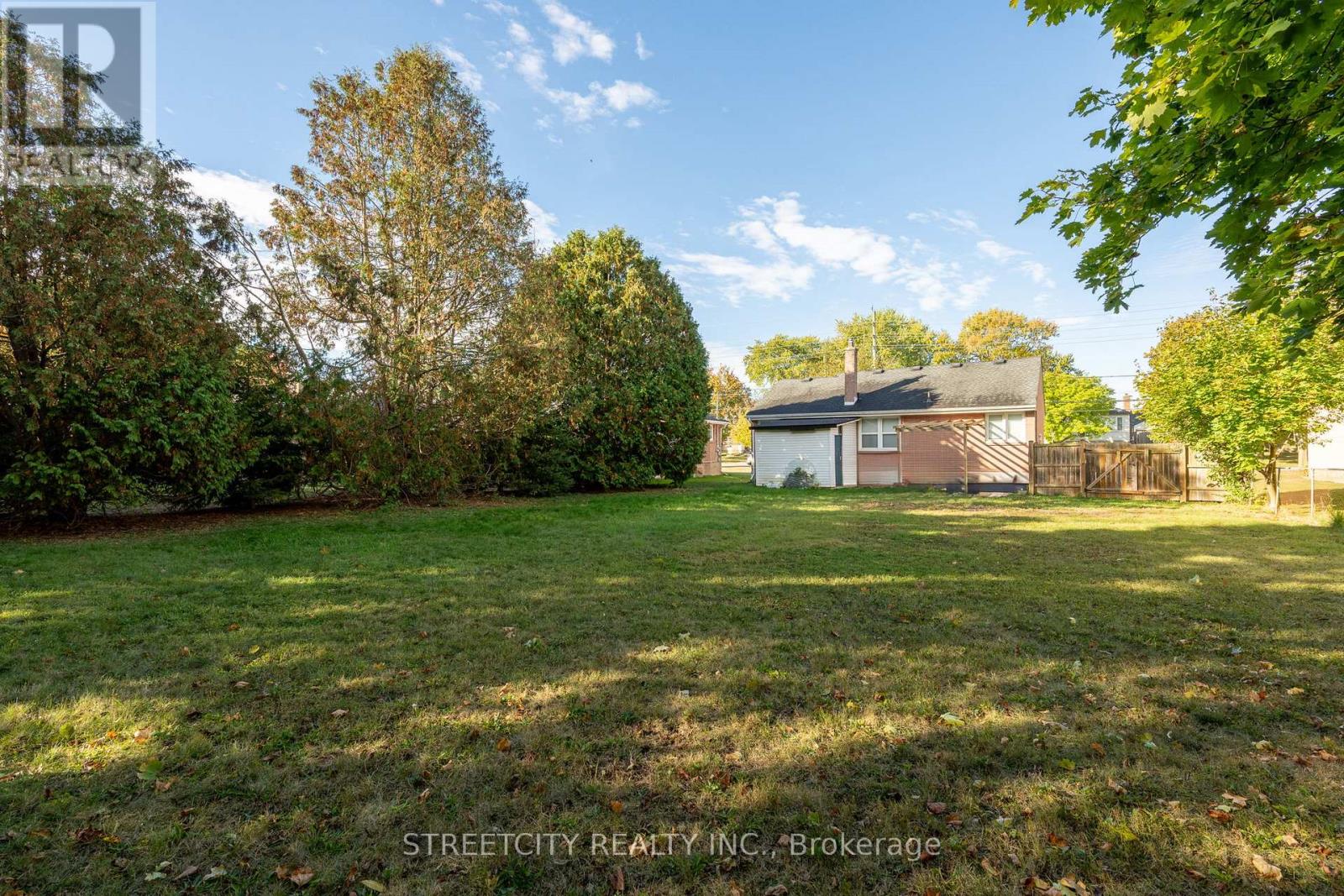 312 Fairview Avenue, London South, Ontario  N6C 4T8 - Photo 3 - X12515342