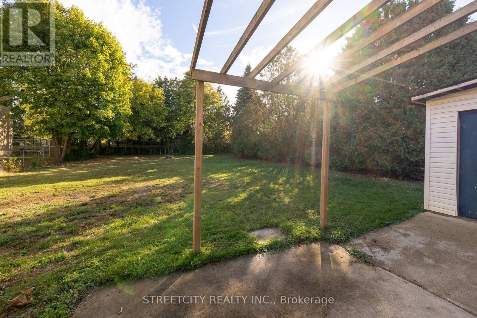 312 Fairview Avenue, London South, Ontario  N6C 4T8 - Photo 5 - X12515342