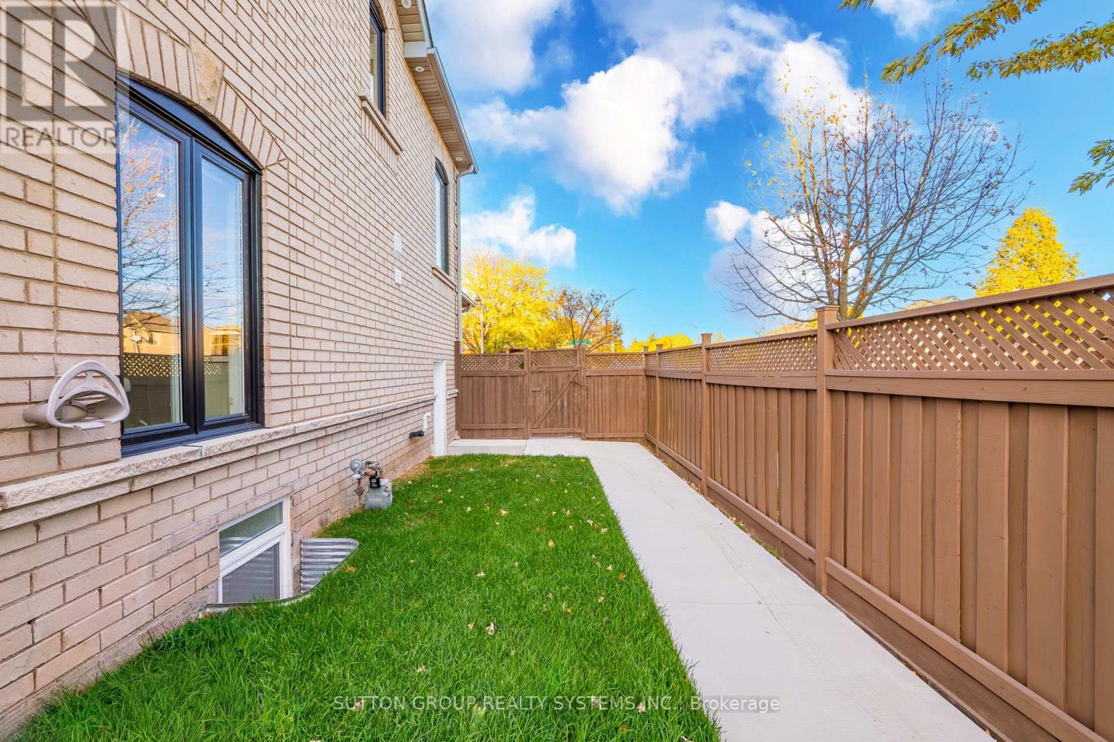 2281 Pell Crescent, Oakville, Ontario  L6M 3T6 - Photo 38 - W12513538