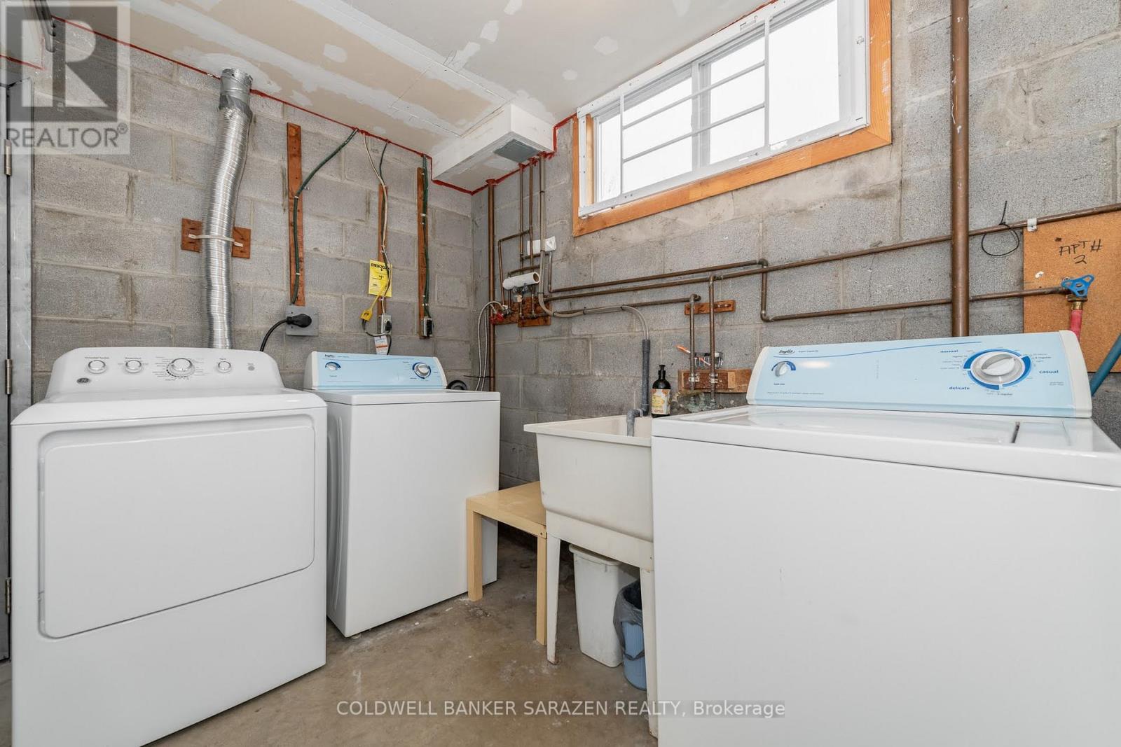 2707 Priscilla Street, Ottawa, Ontario  K2B 7E1 - Photo 47 - X12469200