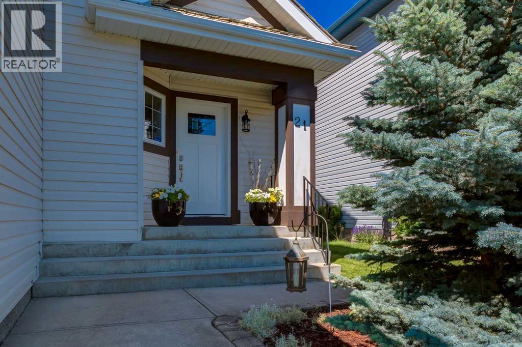 Property at 21 Springbank Rise SW image 2