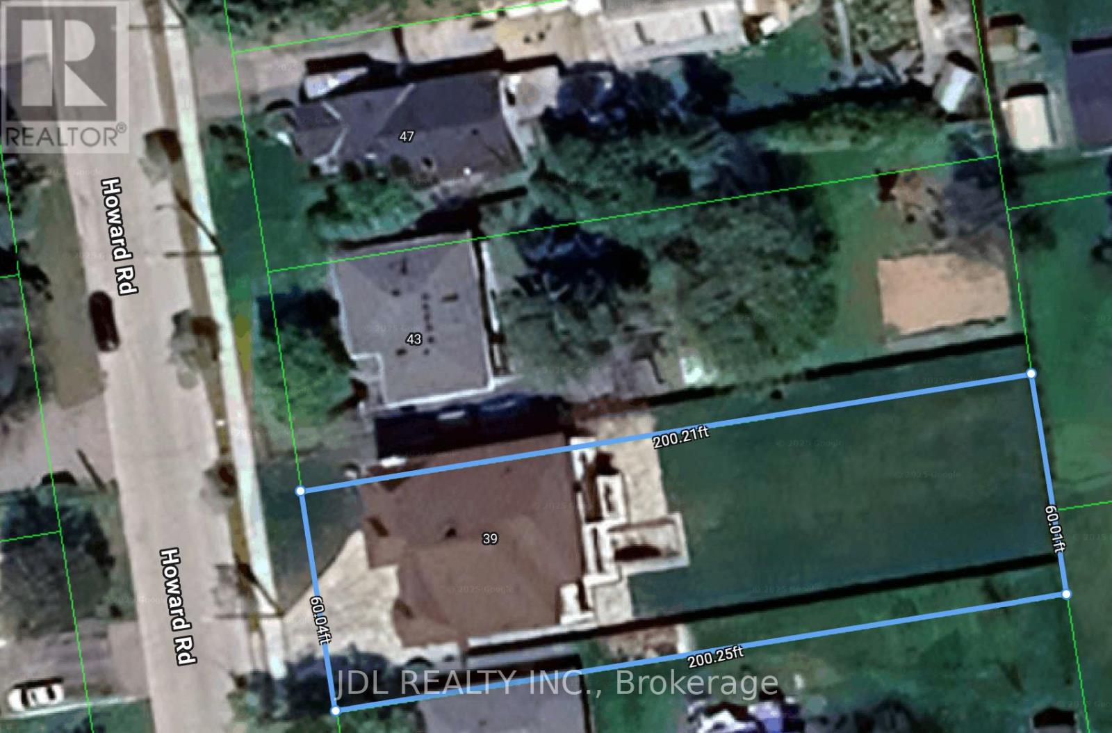 39 Howard Road, Newmarket, Ontario L3Y 3G6 - Photo 4 - N12505552