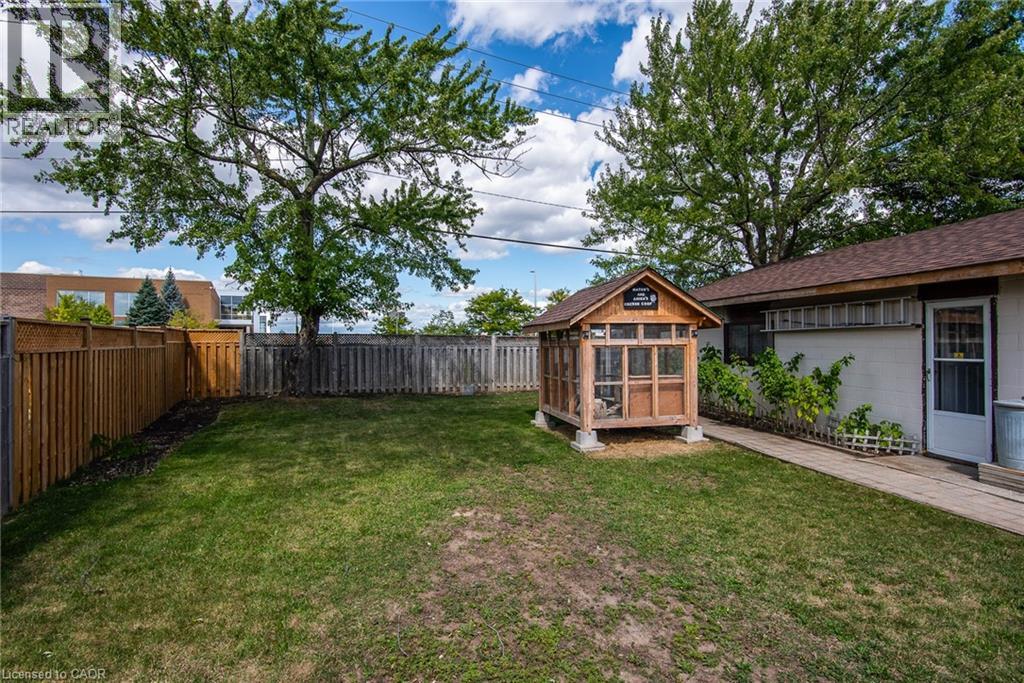 77 Roberts Crescent, Kitchener, Ontario  N2E 1A6 - Photo 38 - 40786114