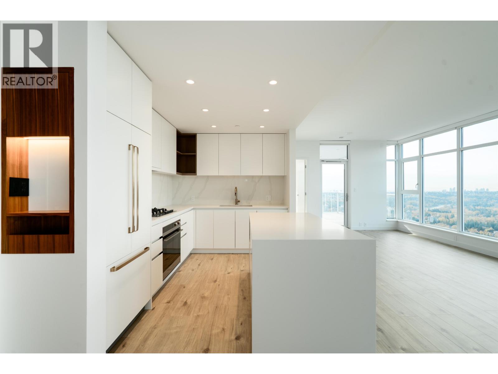 4007 720 Farrow Street, Coquitlam, British Columbia  V3J 0P3 - Photo 2 - R3063600