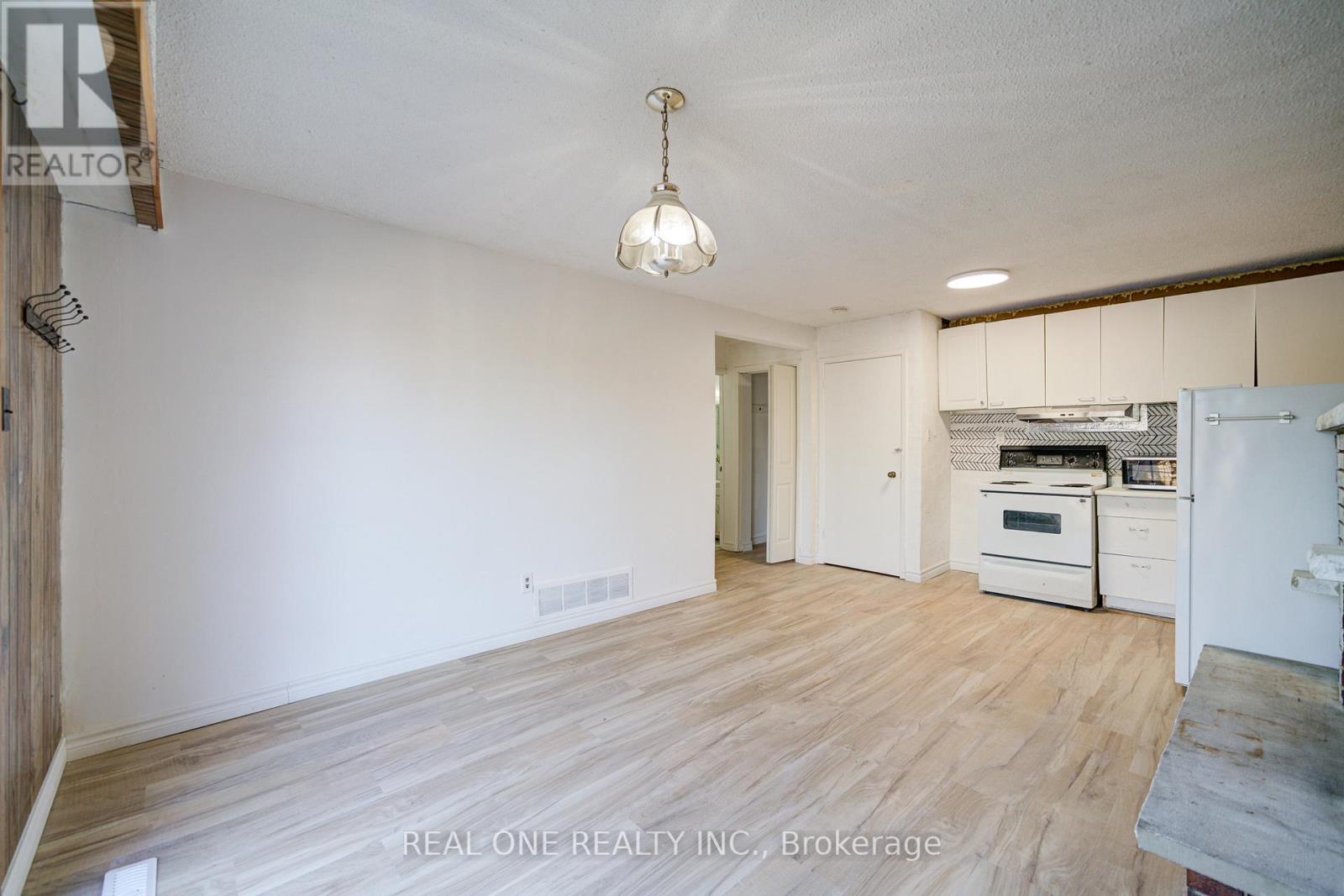 2 - 2525 Trident Avenue, Mississauga, Ontario  L5B 2L3 - Photo 6 - W12515332