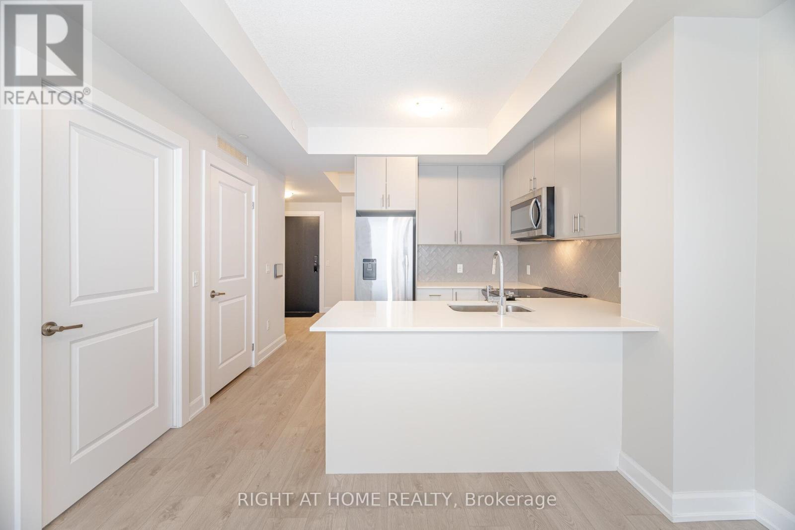 518 - 3220 William Coltson Avenue, Oakville, Ontario  L6H 7X9 - Photo 11 - W12515340