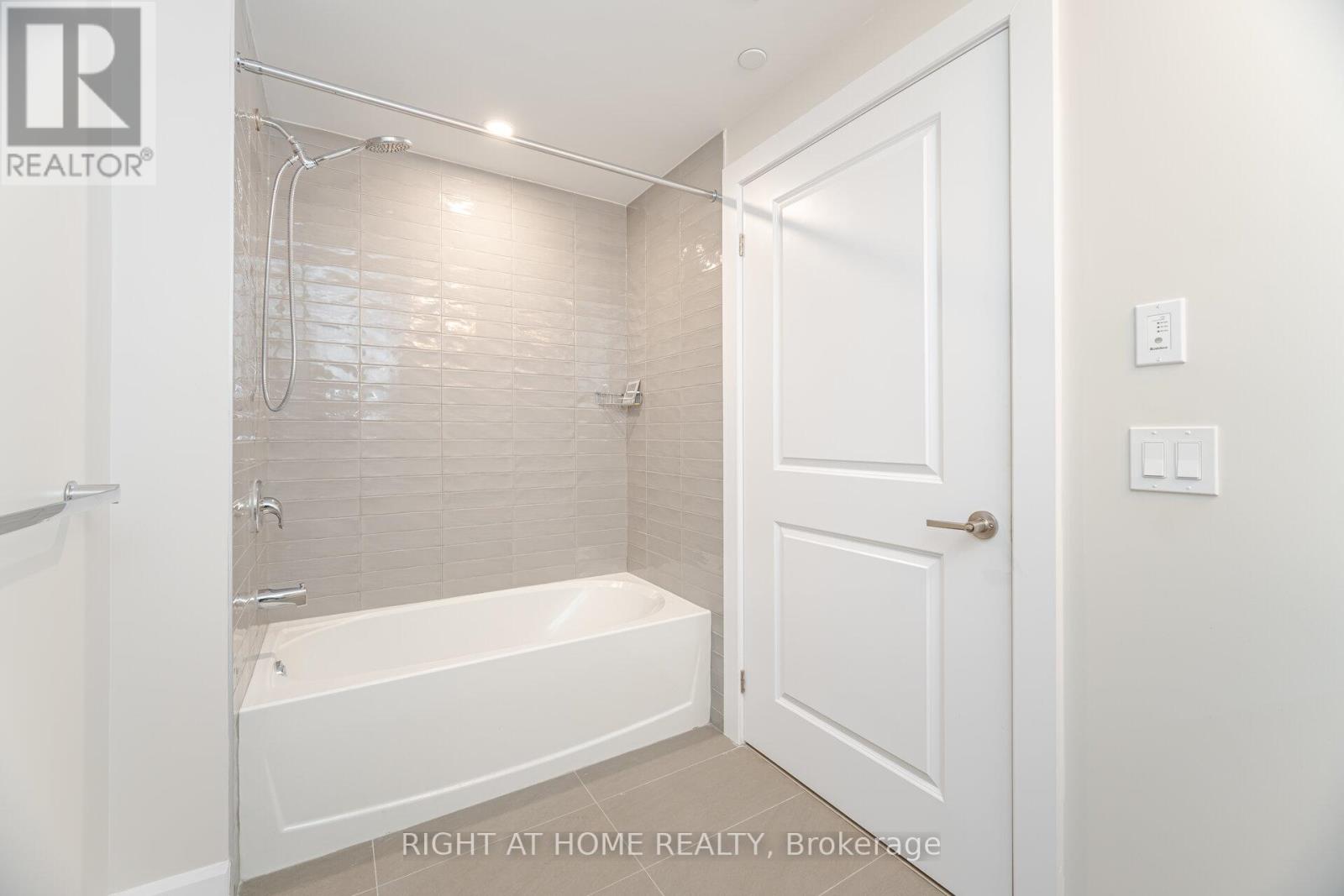 518 - 3220 William Coltson Avenue, Oakville, Ontario  L6H 7X9 - Photo 26 - W12515340