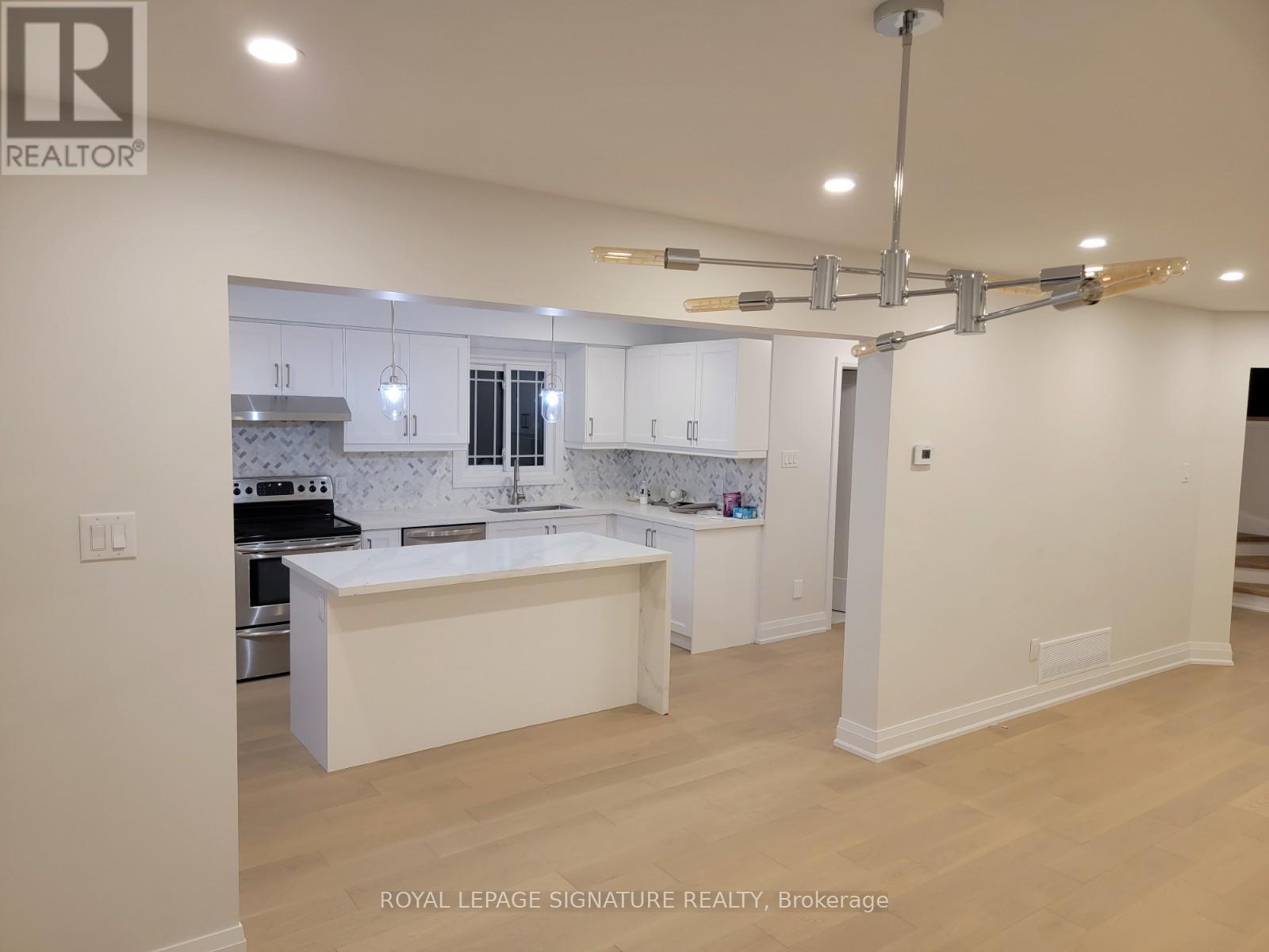 Upper - 6429 Longspur Road, Mississauga, Ontario  L5N 6E3 - Photo 3 - W12515352