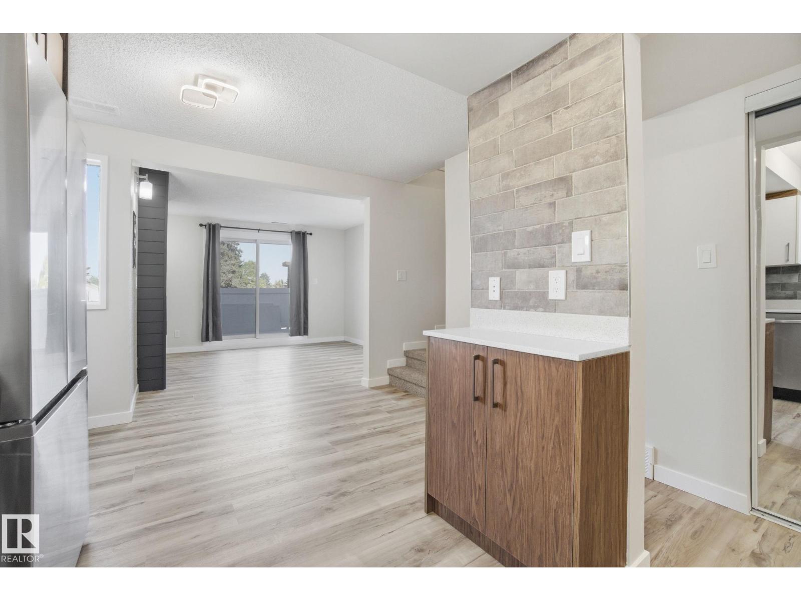 71 Lancaster Tc Nw, Edmonton, Alberta  T5X 5S5 - Photo 8 - E4464862