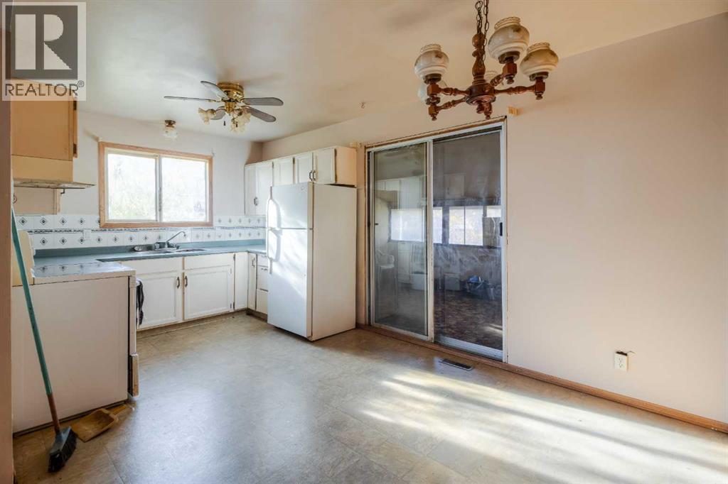 1816 11 Street, Coaldale, Alberta  t1m 1a6 - Photo 4 - A2268631