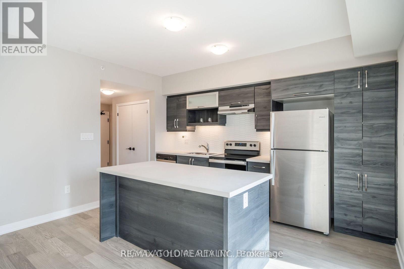 213 - 1 Chef Lane, Barrie, Ontario L9J 0M5 - Photo 10 - S12514880