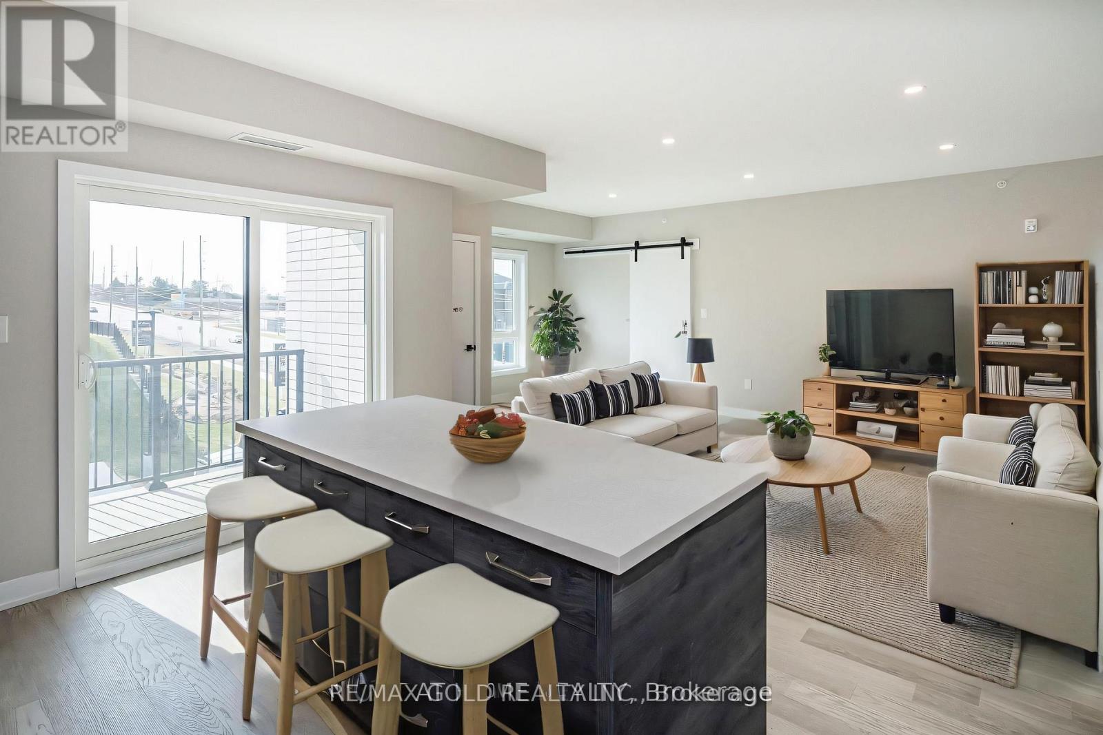 213 - 1 Chef Lane, Barrie, Ontario L9J 0M5 - Photo 11 - S12514880