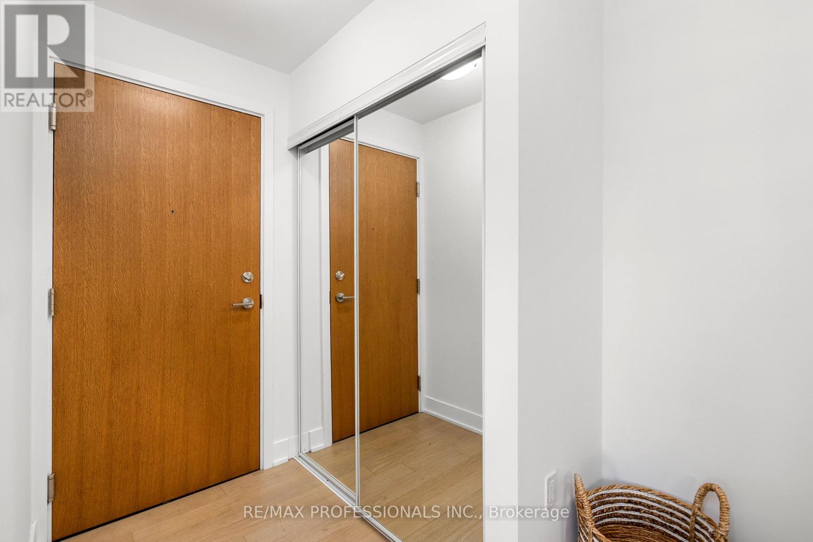 1406 - 20 Shore Breeze Drive, Toronto, Ontario M8V 0C7 - Photo 2 - W12419745