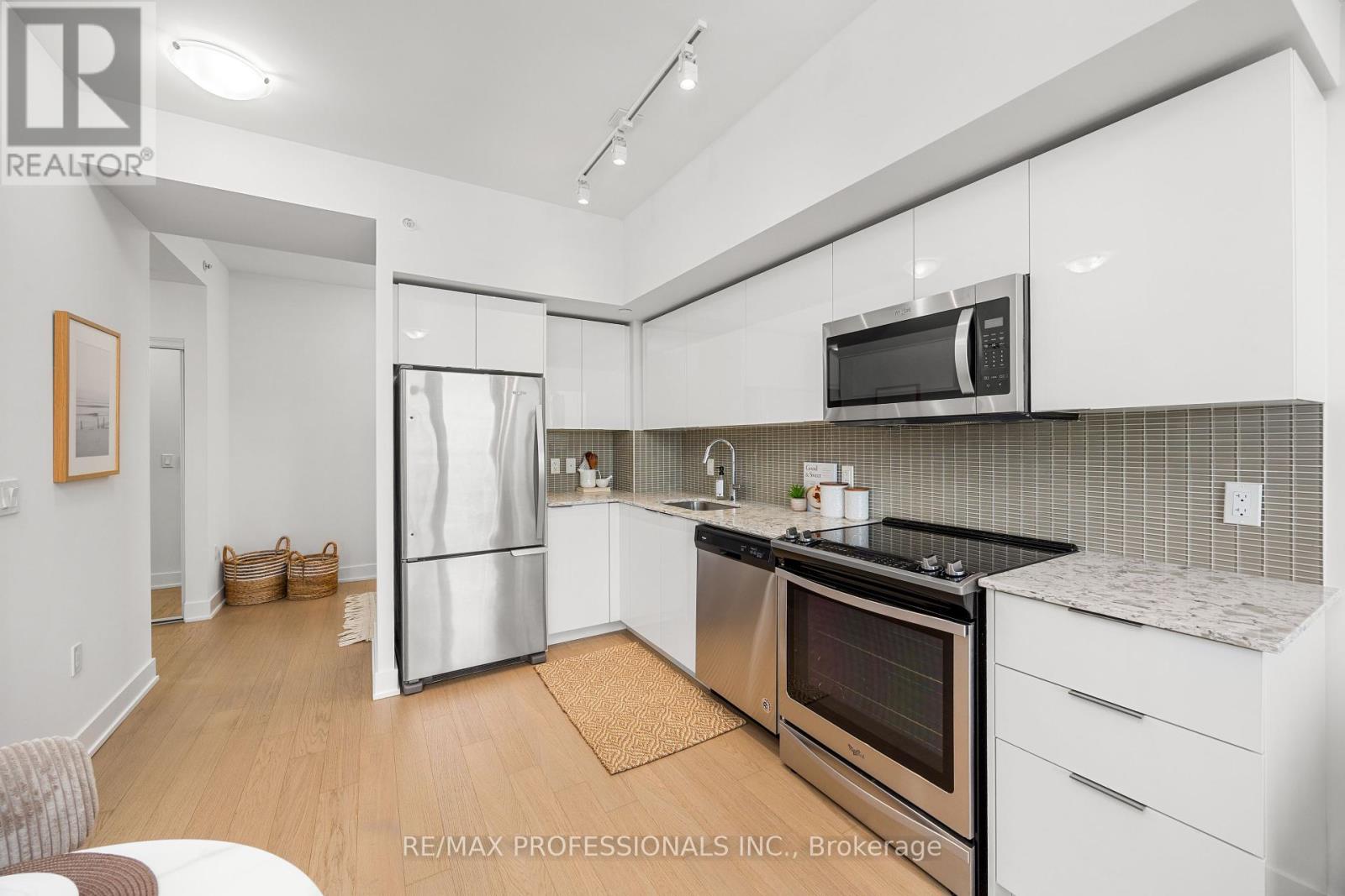 1406 - 20 Shore Breeze Drive, Toronto, Ontario M8V 0C7 - Photo 4 - W12419745