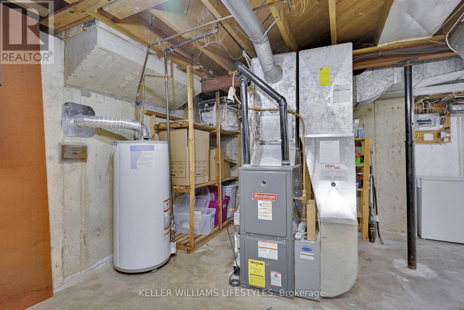 Photo 33 of 44 for 66 Lloyd Manor Crescent