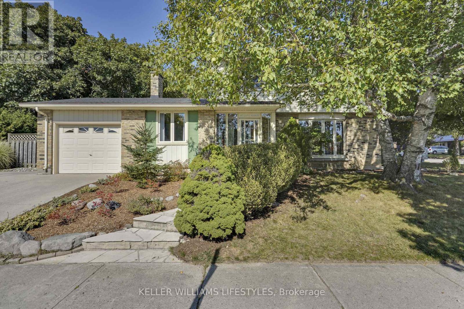 66 Lloyd Manor Crescent, London North, Ontario  N6H 3Z3 - Photo 2 - X12450027