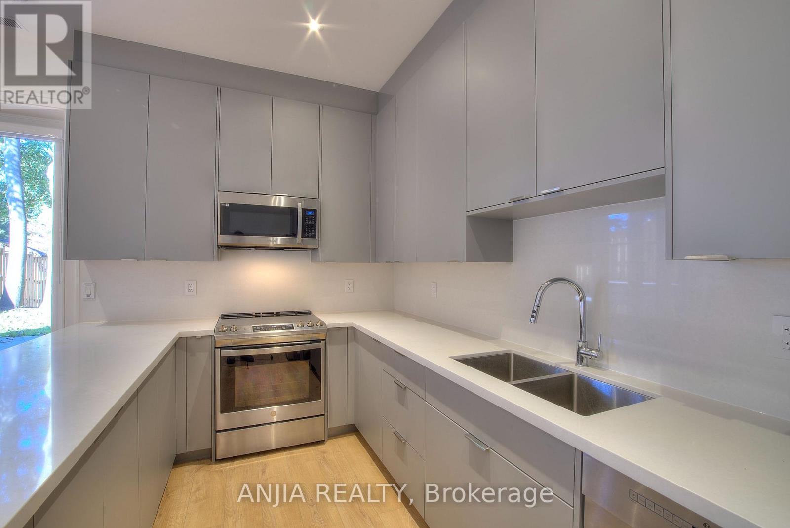 23 Cresthaven Drive, Toronto, Ontario  M2H 1L9 - Photo 6 - C12515388