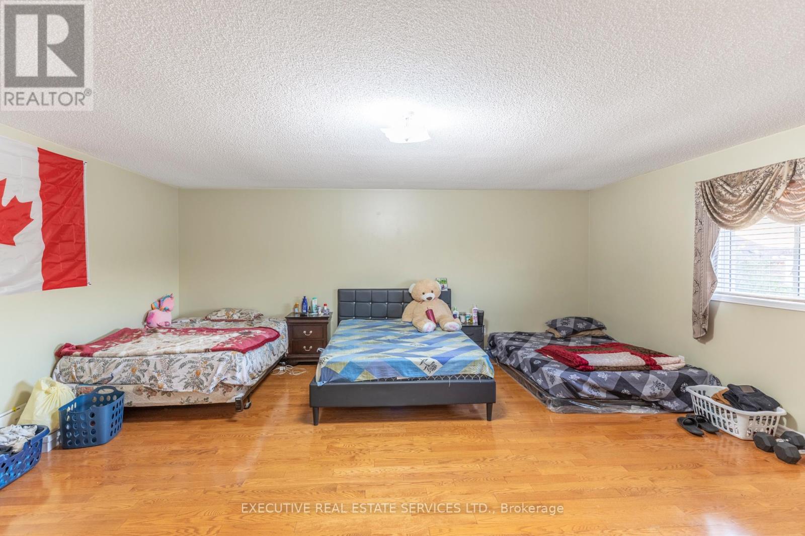 16 Sandway Drive, Brampton, Ontario L7A 2T9 - Photo 20 - W12501342
