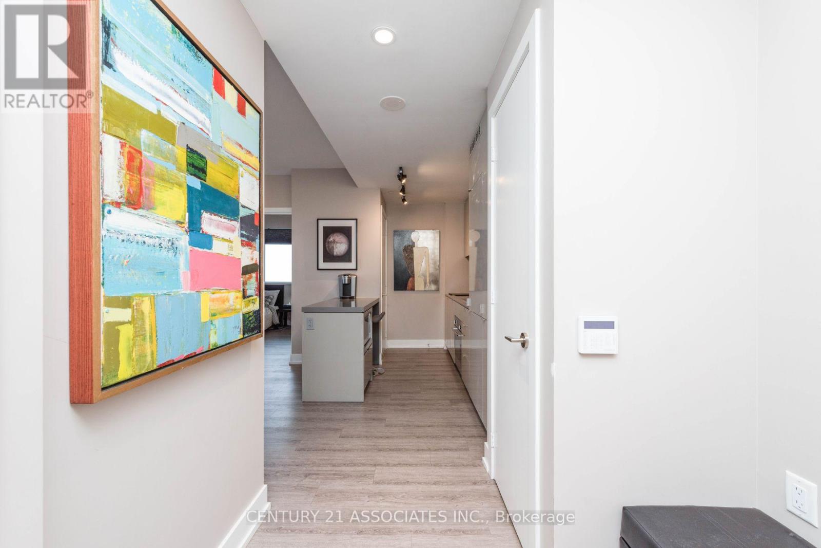 7 Grenville Street, Toronto, Ontario  M4Y 0E9 - Photo 4 - C12515396