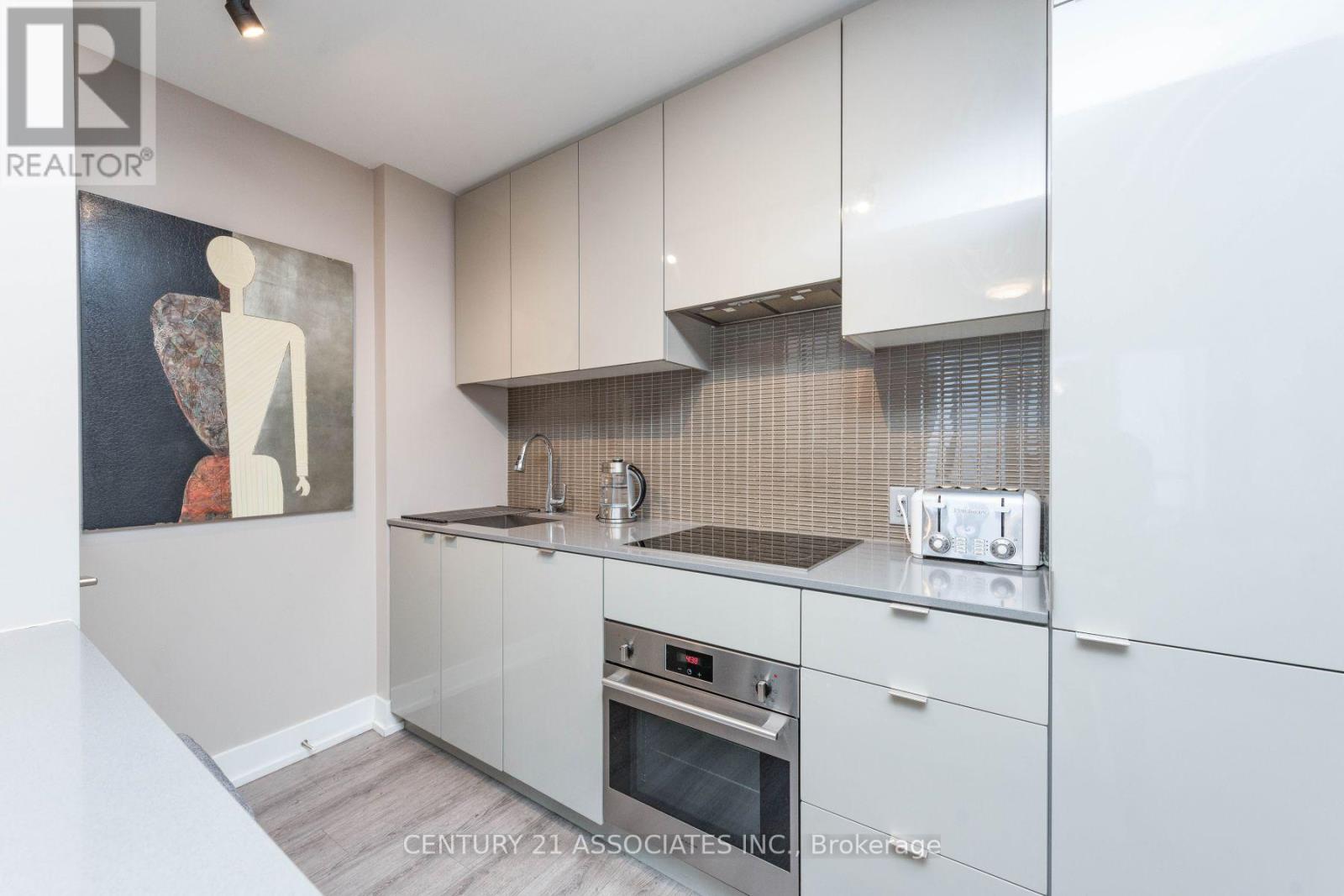 7 Grenville Street, Toronto, Ontario  M4Y 0E9 - Photo 8 - C12515396