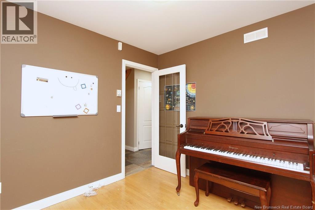 131 Wiggins Drive, Fredericton, New Brunswick  E3A 5N7 - Photo 18 - NB129714