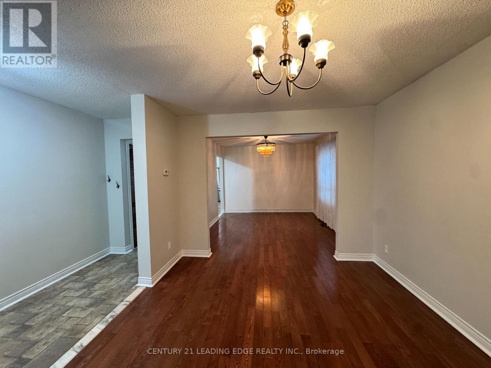 13 Spring Street, Whitchurch-Stouffville, Ontario  L4A 7X1 - Photo 9 - N12515384