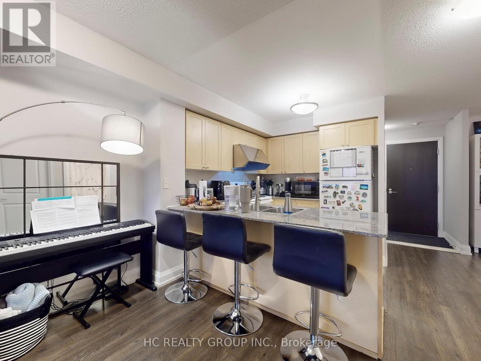 1102 - 55 De Boers Drive, Toronto, Ontario  M3J 0G5 - Photo 5 - W12515380