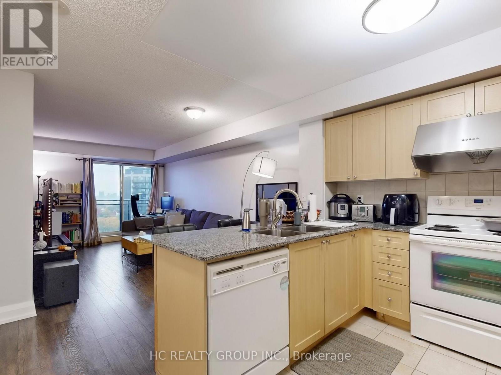 1102 - 55 De Boers Drive, Toronto, Ontario  M3J 0G5 - Photo 7 - W12515380