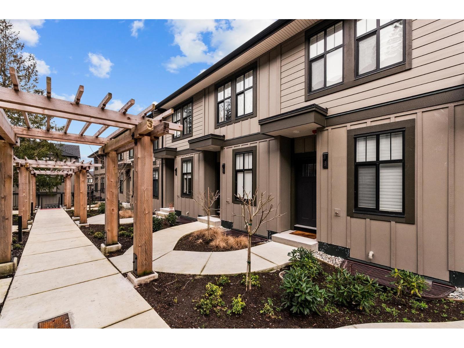 31 2350 165 Street, Surrey, British Columbia  V3Z 1J9 - Photo 1 - R3065225