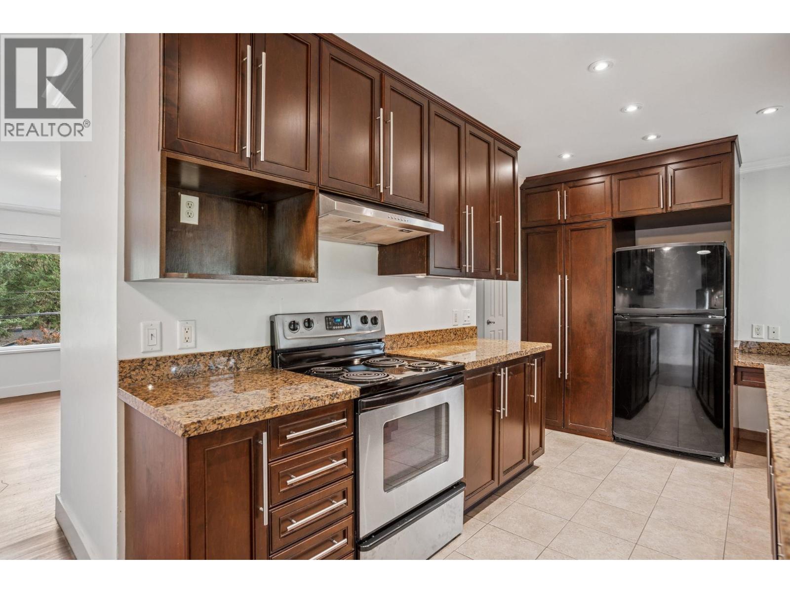 211 Clearview Drive, Port Moody, British Columbia  V3H 2S7 - Photo 11 - R3065229