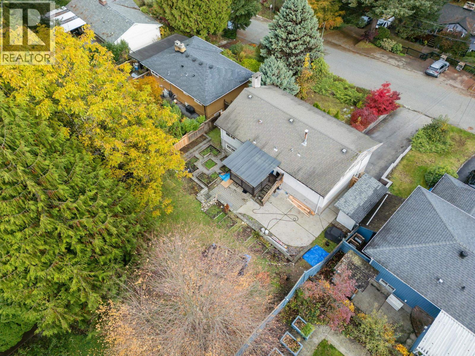 211 Clearview Drive, Port Moody, British Columbia V3H 2S7 - Photo 2 - R3065229